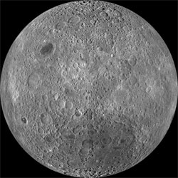 Это изображение собрано из 15000 снимков, сделанных лунным орбитальным зондом с ноября 2009 по февраль 2011.
