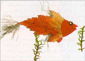 Золотая рыбка из осенних листьев
