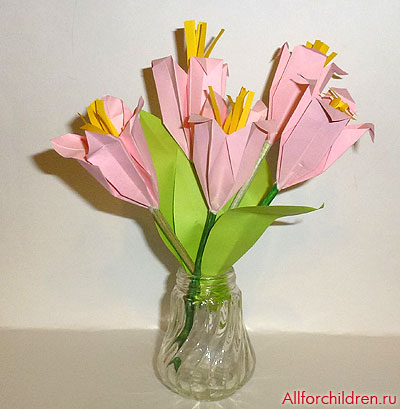 Букет розовых цветов оригами