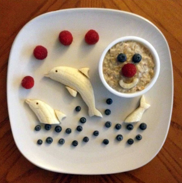 Фруктовый завтрак: дельфины из бананов