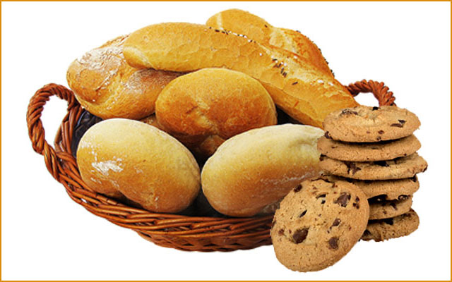 Почему печенье на воздухе становится мягким, а хлеб, наоборот, черствеет?