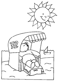 Мишка спит под навесом на пляже в знойный день