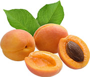 Абрикосы и половинки абрикосов