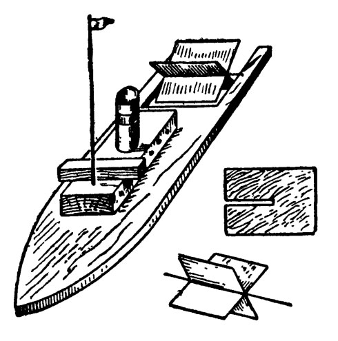 Плавающая модель лодочки с водяным колесом