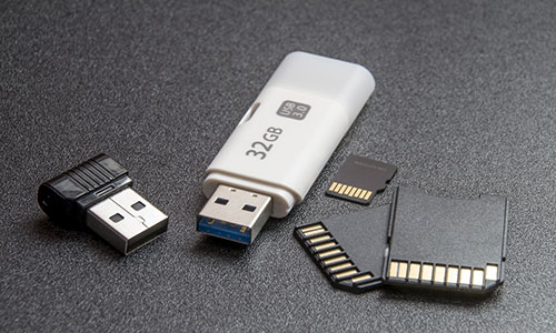 Виды внешних носителей информации - флешки, microSD, USB-флешки